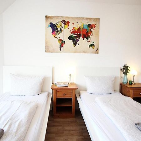 Homie Stay Zell - Apartment Mit Privatparkplatz Zell am Main Exterior photo