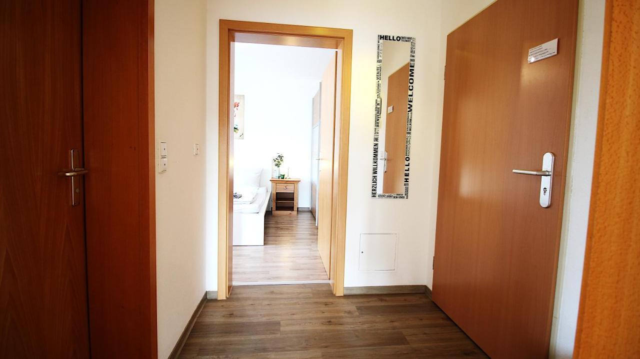 Homie Stay Zell - Apartment Mit Privatparkplatz Zell am Main Exterior photo