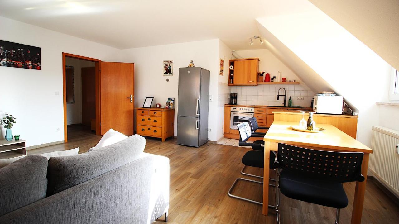 Homie Stay Zell - Apartment Mit Privatparkplatz Zell am Main Exterior photo